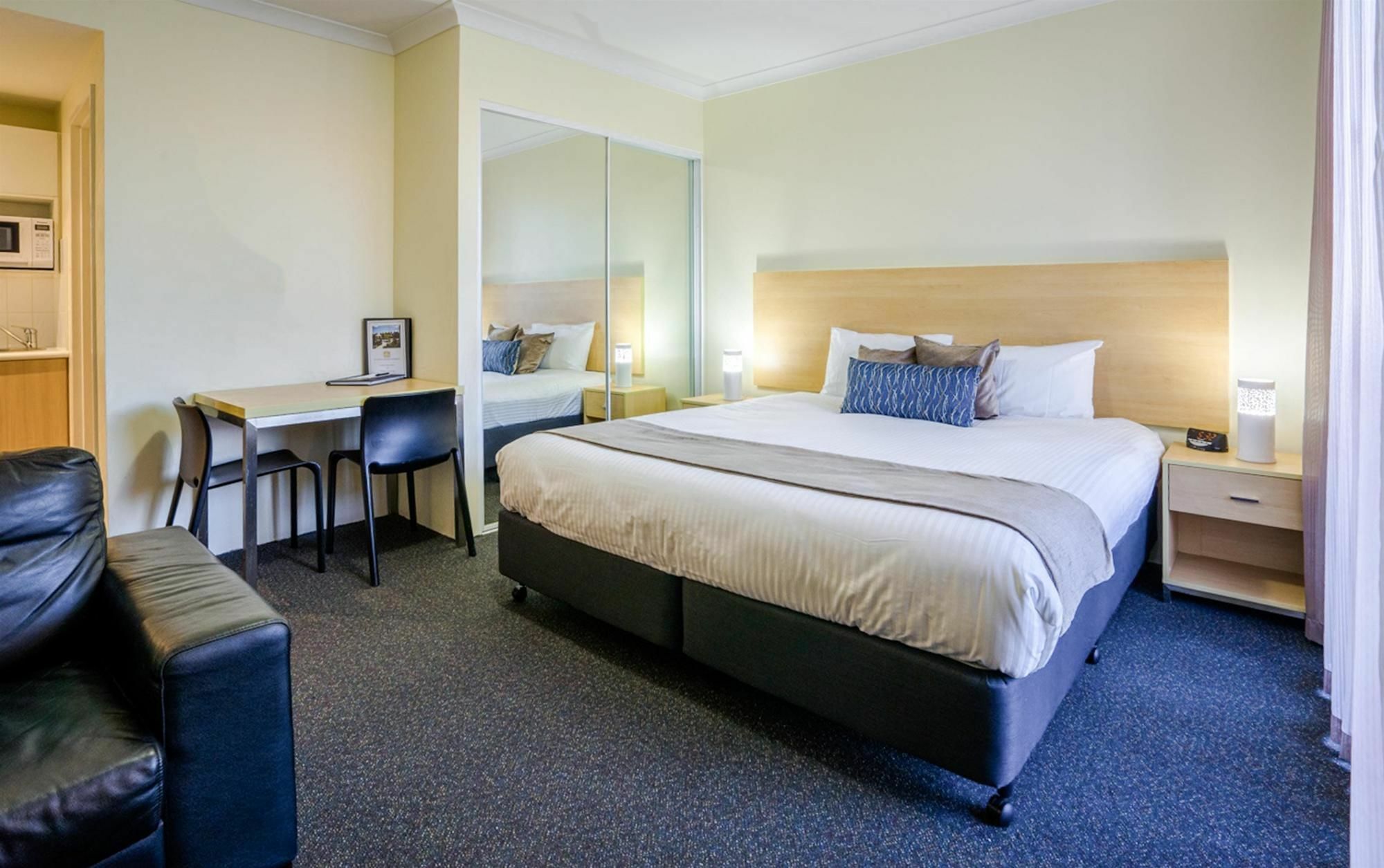 Perth Ascot Central Apartment Hotel Official Екстер'єр фото